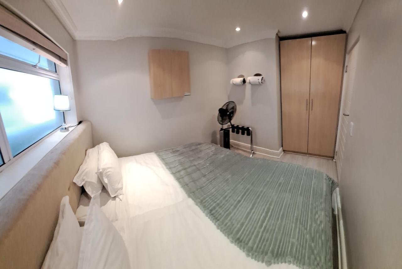 3 Bedroom Sea Facing Family Apartment Cape Town Moullie Point المظهر الخارجي الصورة